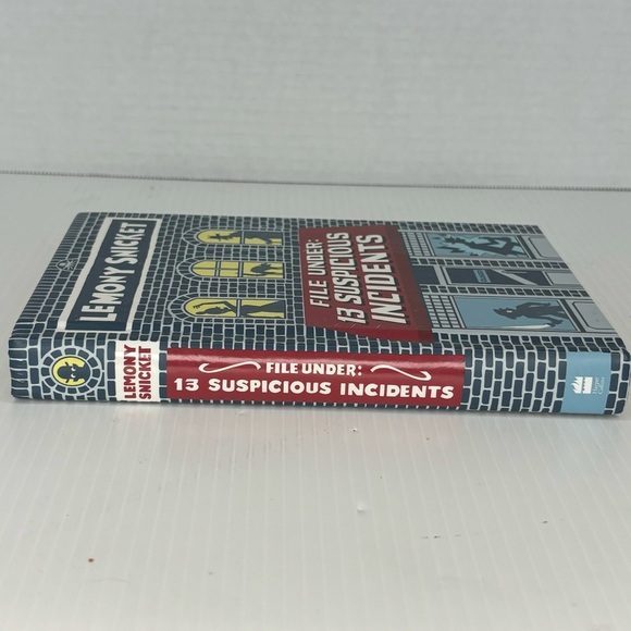 Lemony Snicket File Under: 13 Suspicious Incidents - Picture 3 of 7